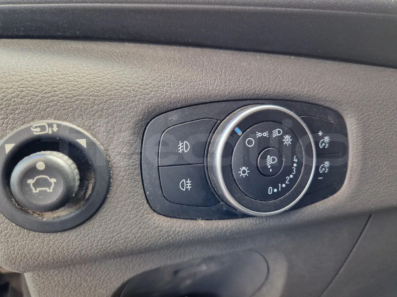 Ford Transit FBD - onboard devices 2