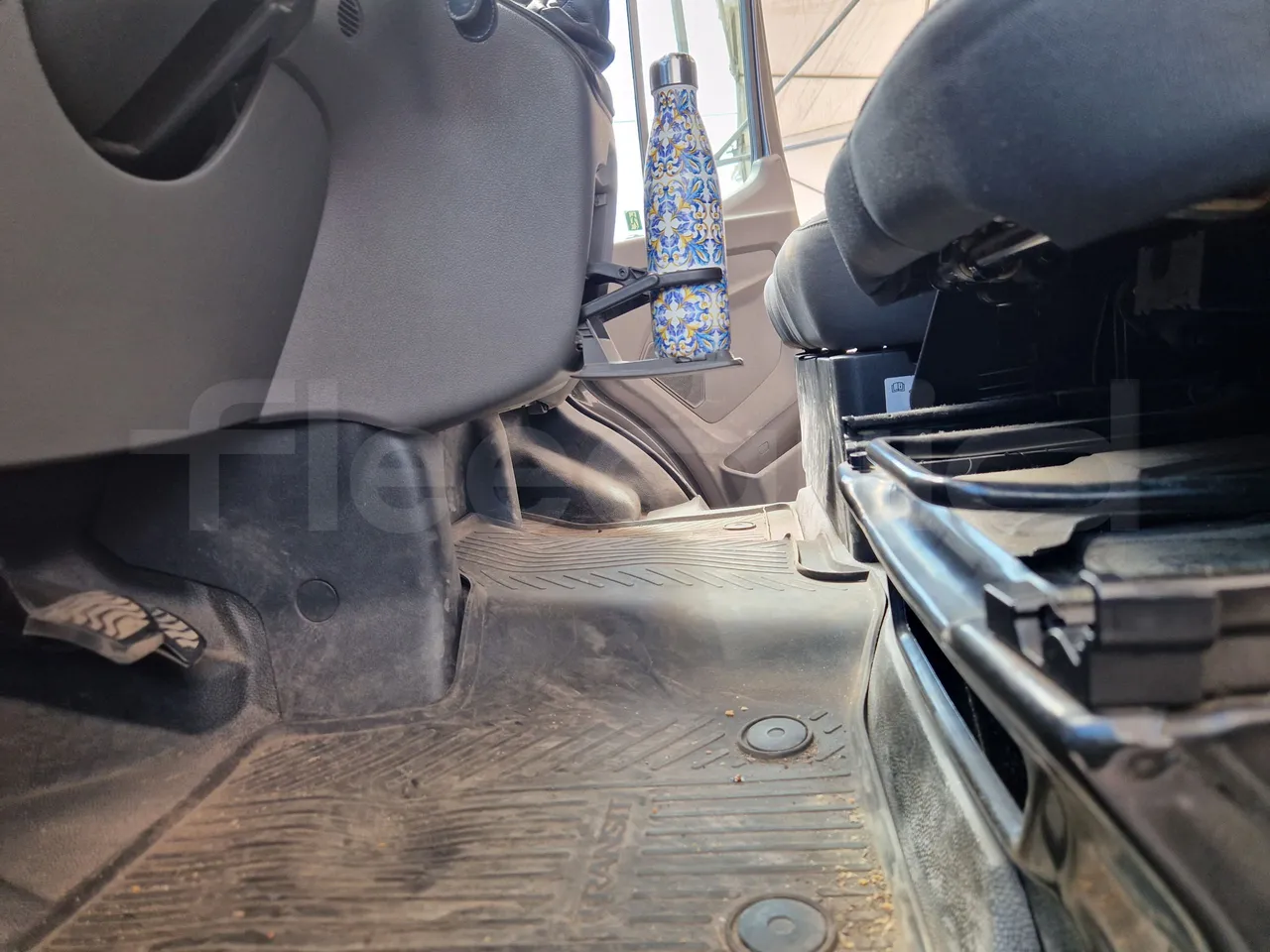 Ford Transit FBD - handrails photo