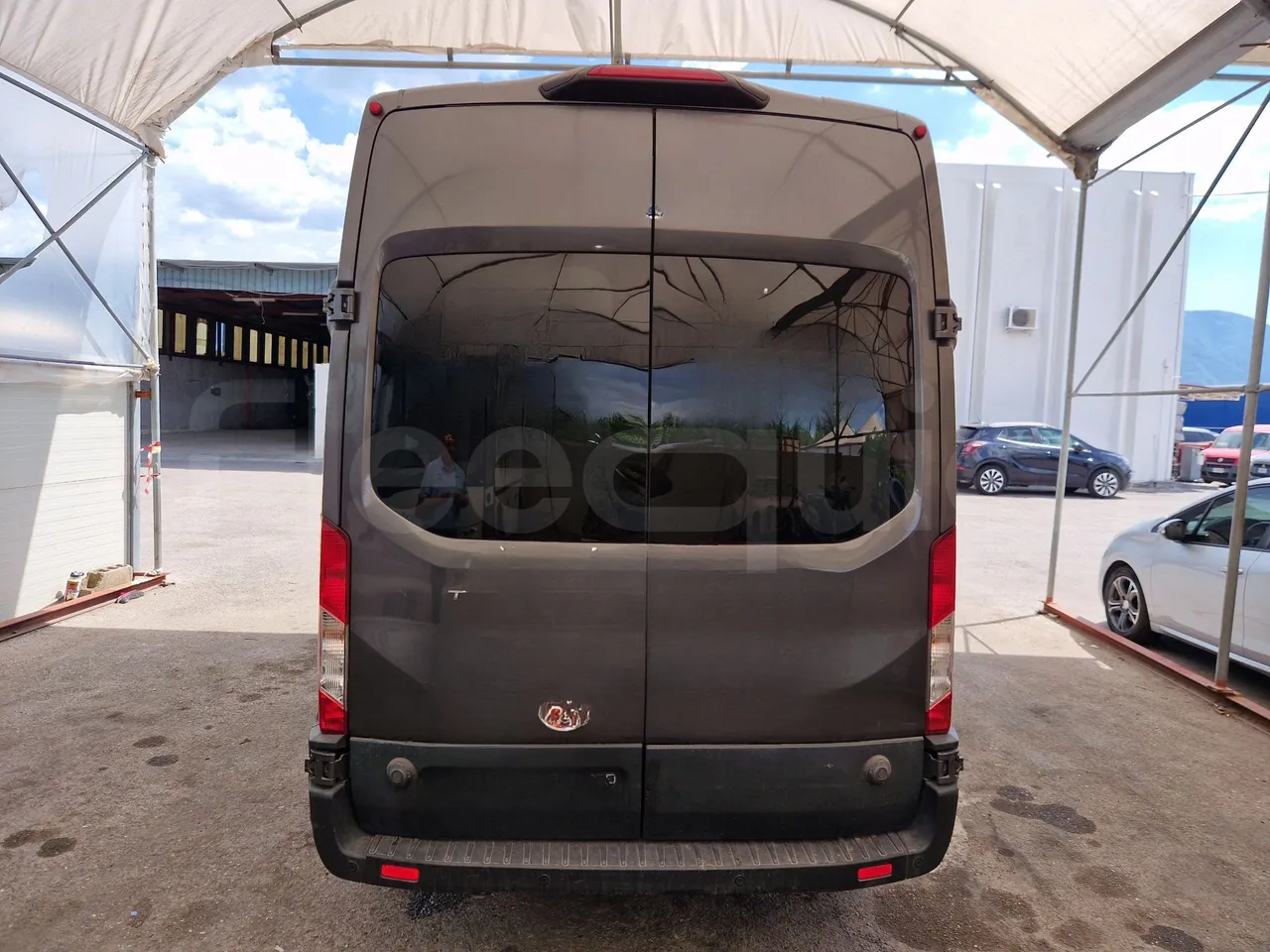 Ford Transit FBD - rear hatch closed
