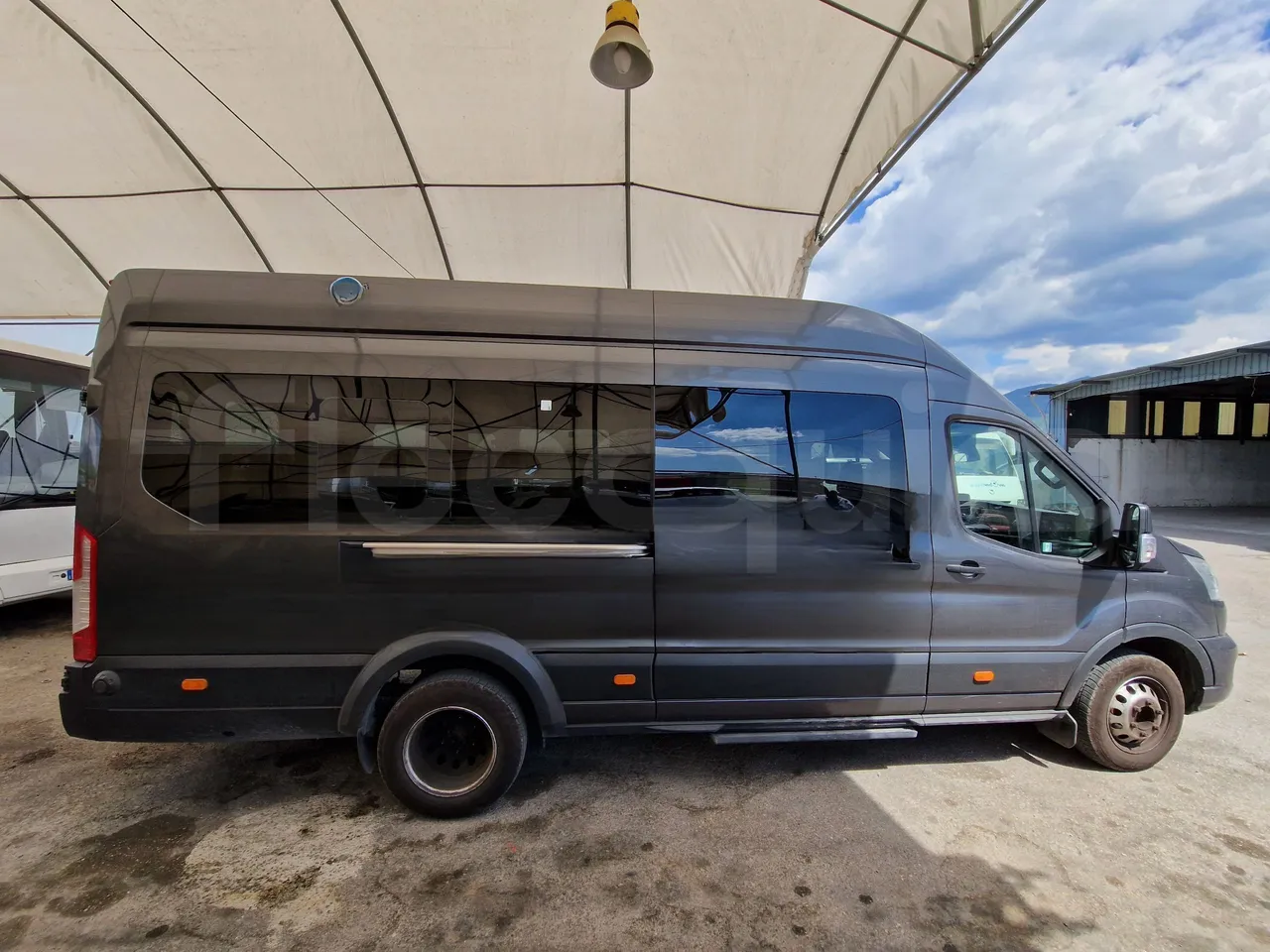 Ford Transit FBD - right side doors closed