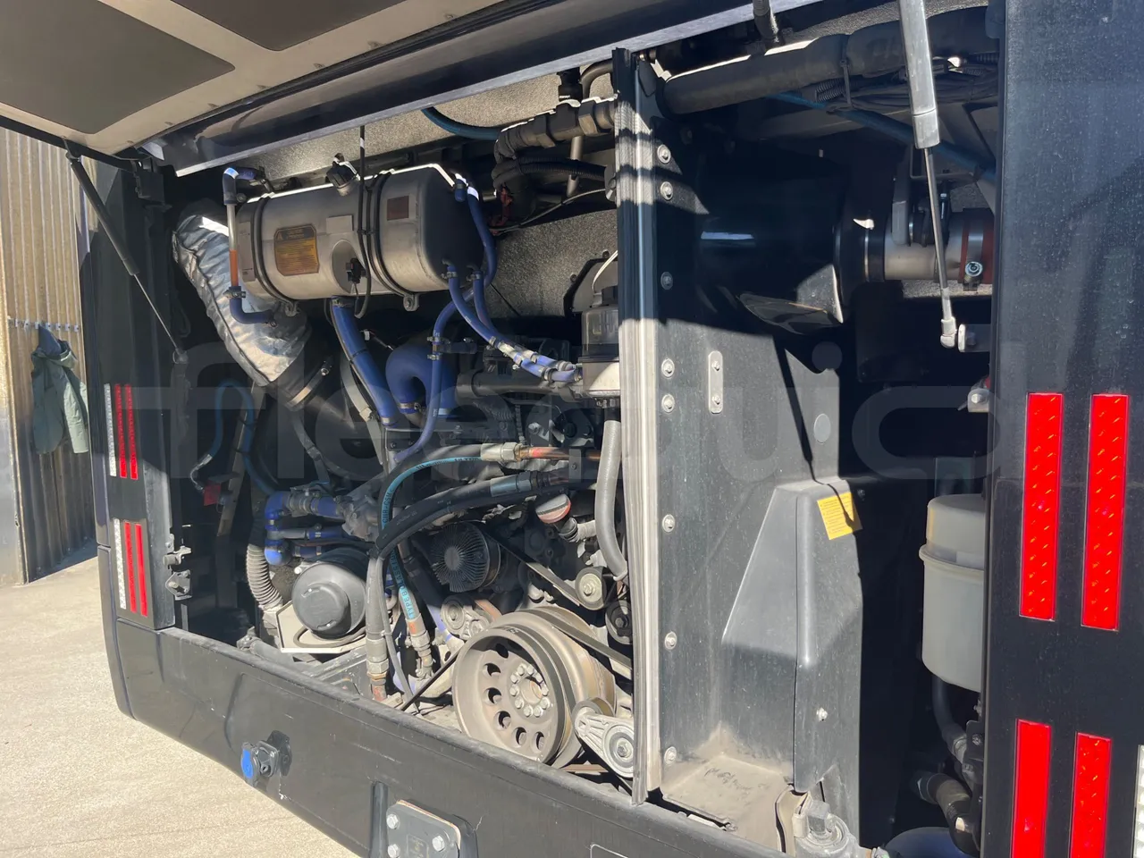 Van Hool EX15 HIGH - Euro6 - 330kW - 12.480mt - engine plate photo