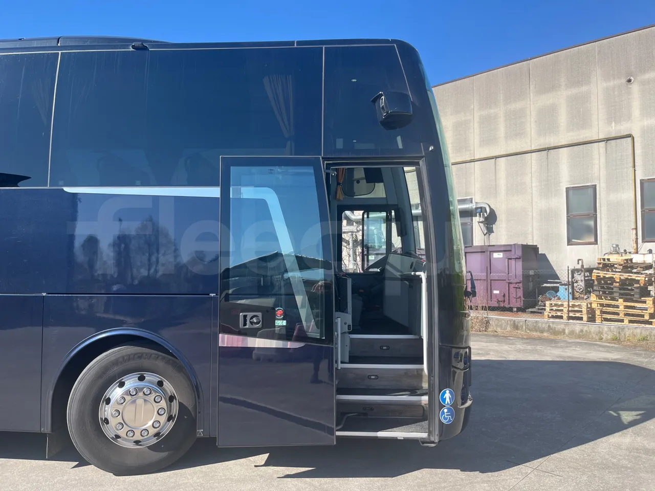 Van Hool EX15 HIGH - Euro6 - 330kW - 12.480mt - front door 1 open