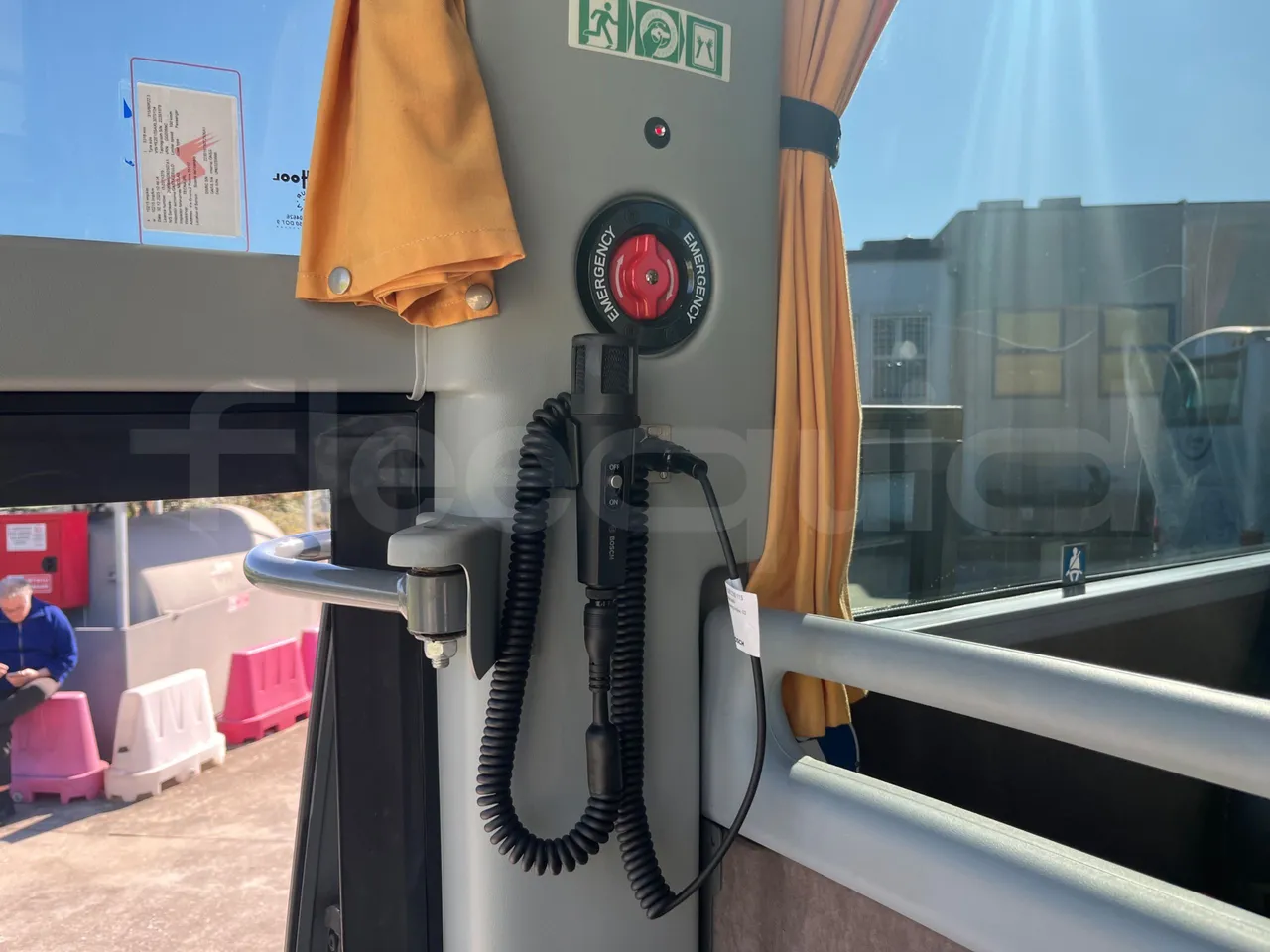 Van Hool EX15 HIGH - Euro6 - 330kW - 12.480mt - hostes microphone accessories photo