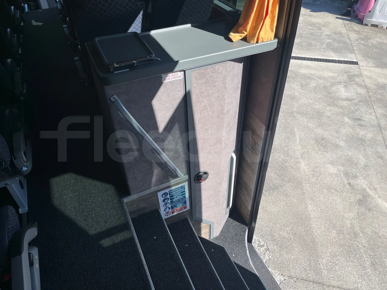 Van Hool EX15 HIGH - Euro6 - 330kW - 12.480mt - toilette accessories photo