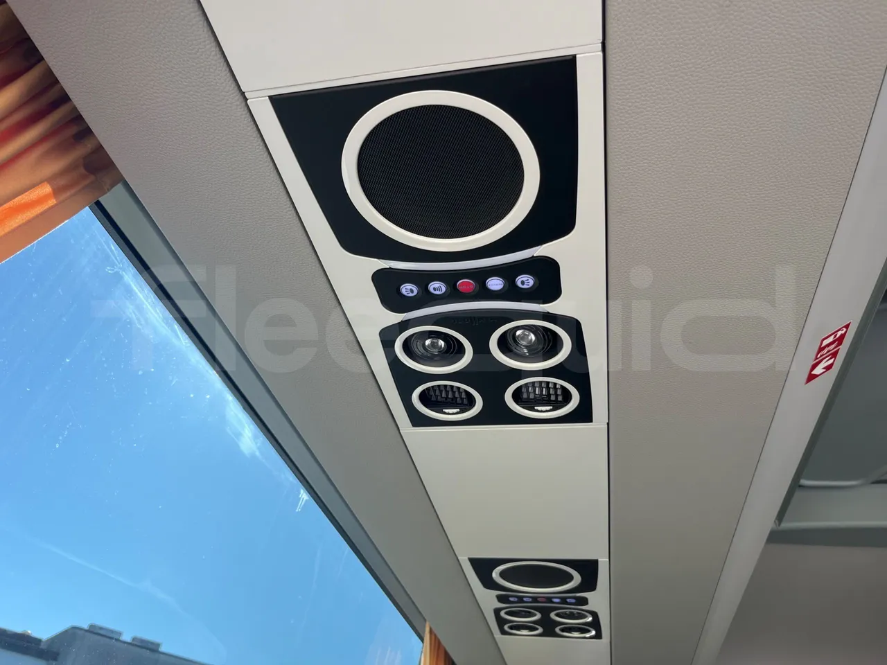 Van Hool EX15 HIGH - Euro6 - 330kW - 12.480mt - disabled area photo