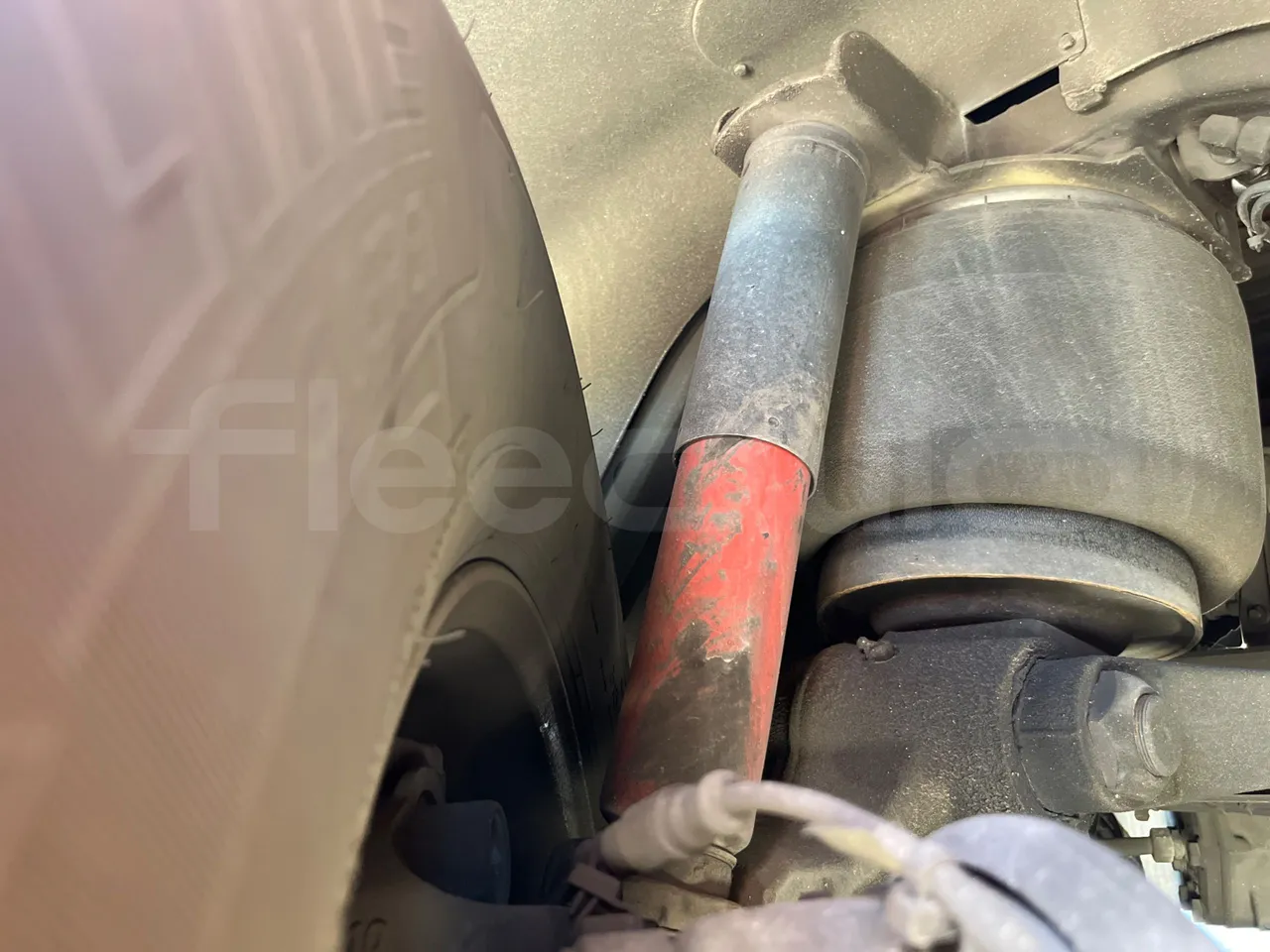 Van Hool EX15 HIGH - Euro6 - 330kW - 12.480mt - front shock absorbers right