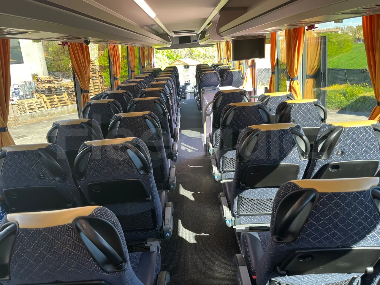 Van Hool EX15 HIGH - Euro6 - 330kW - 12.480mt - forward view all seats last row height