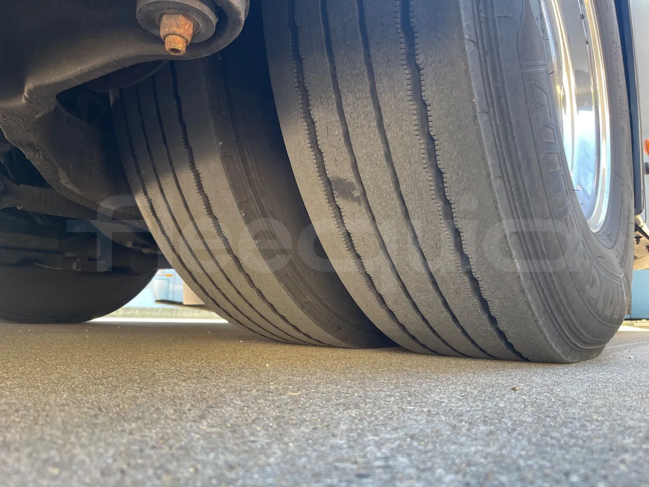 Van Hool EX15 HIGH - Euro6 - 330kW - 12.480mt - tread condition second axle tires left