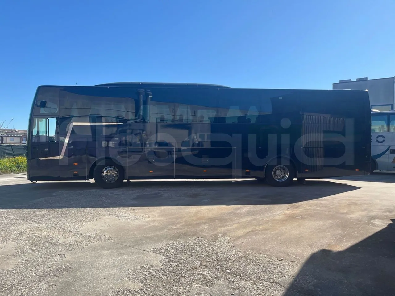 Van Hool EX15 HIGH - Euro6 - 330kW - 12.480mt - left side photo
