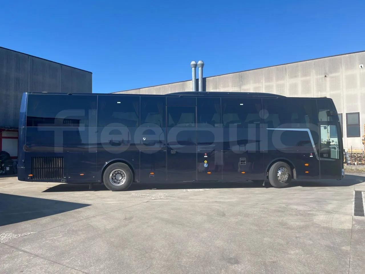 Van Hool EX15 HIGH - Euro6 - 330kW - 12.480mt - right side doors closed