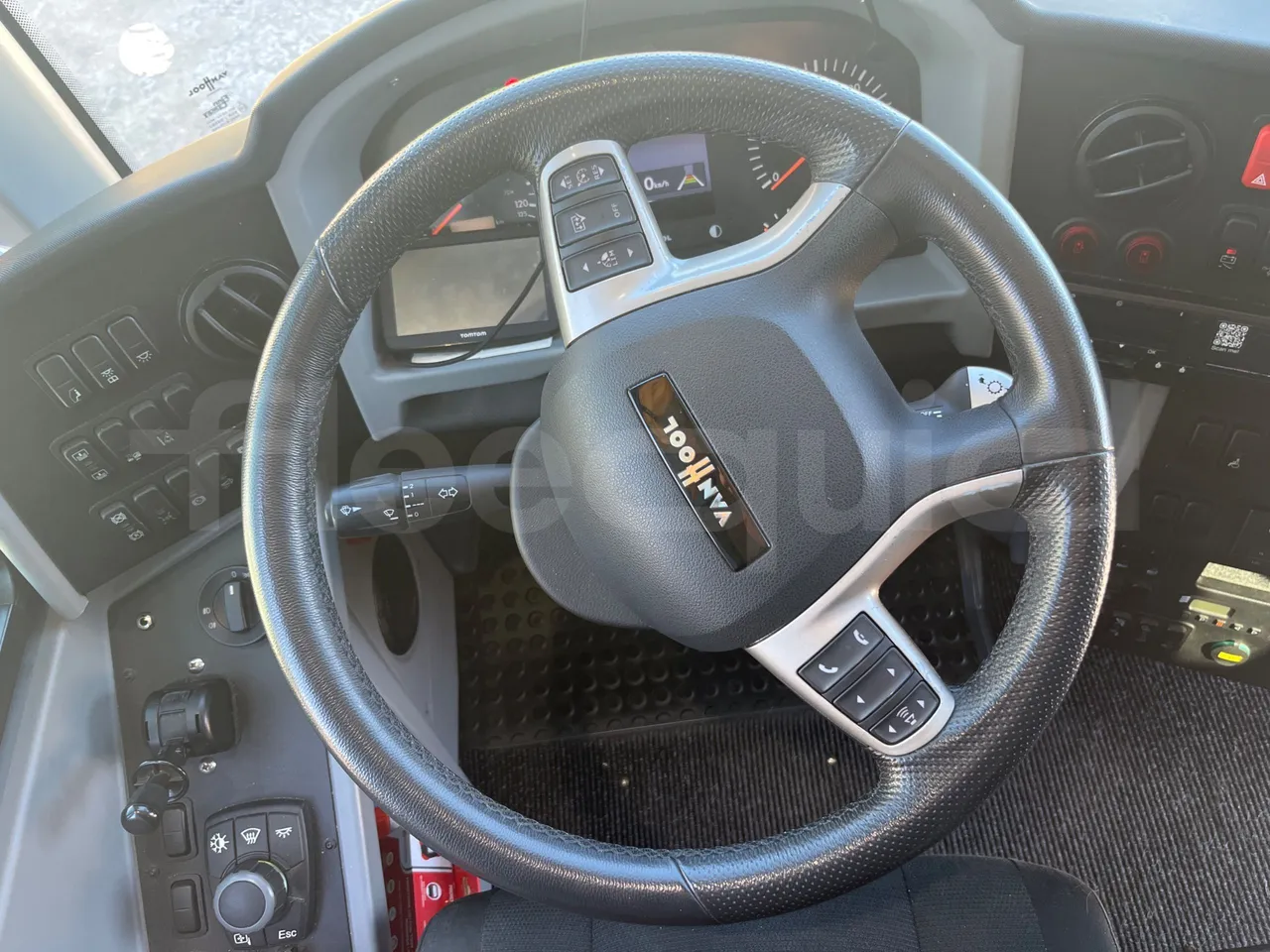 Van Hool EX15 HIGH - Euro6 - 330kW - 12.480mt - steering wheel photo