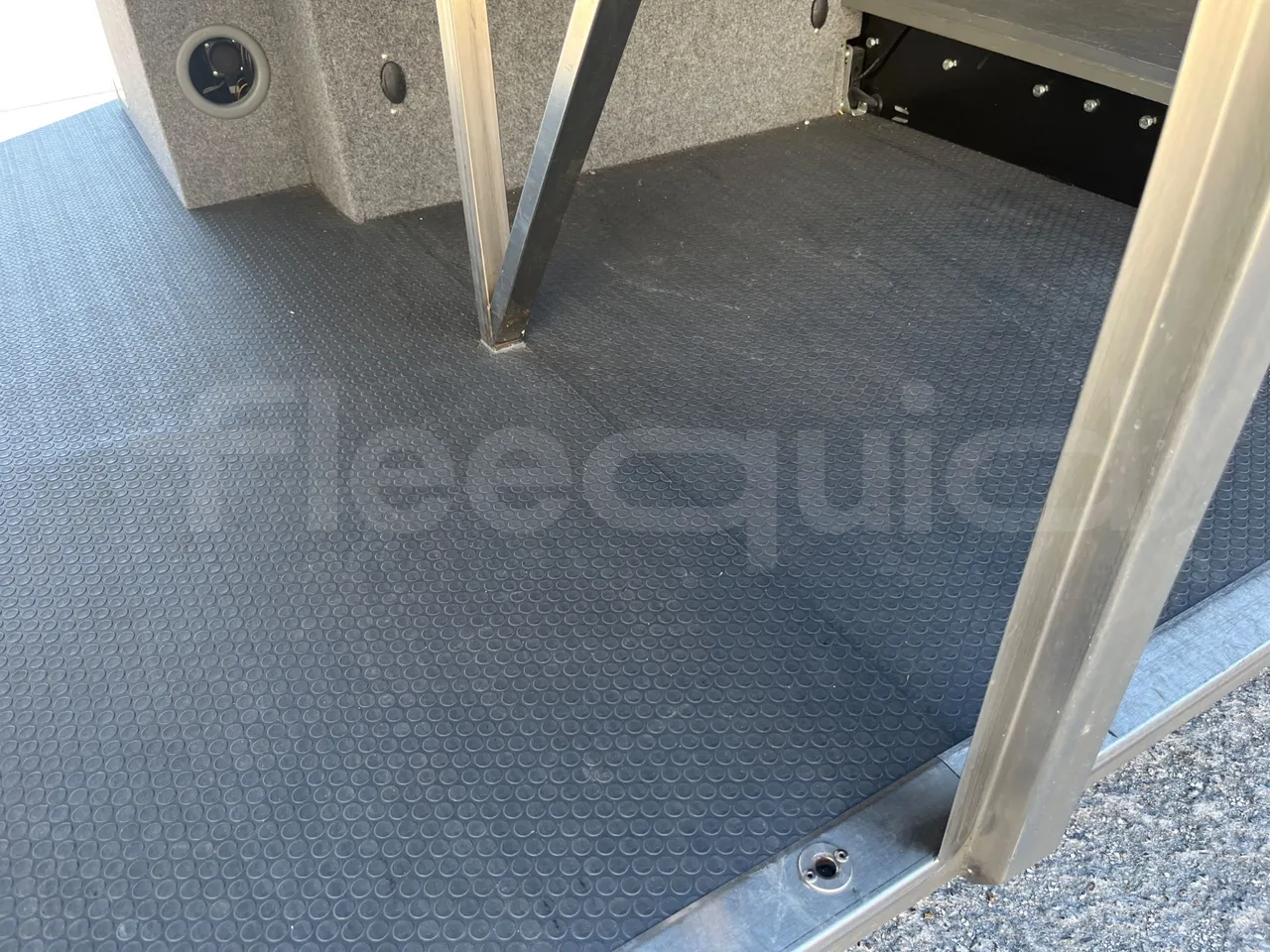 Van Hool EX15 HIGH - Euro6 - 330kW - 12.480mt - under carpet photo
