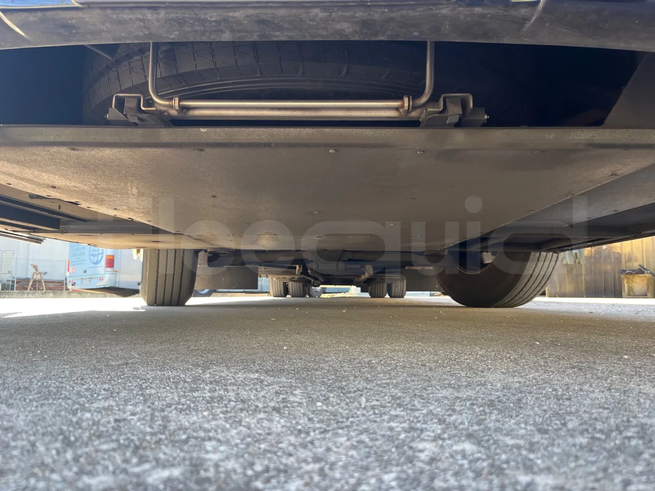 Van Hool EX15 HIGH - Euro6 - 330kW - 12.480mt - front undercarriage from front