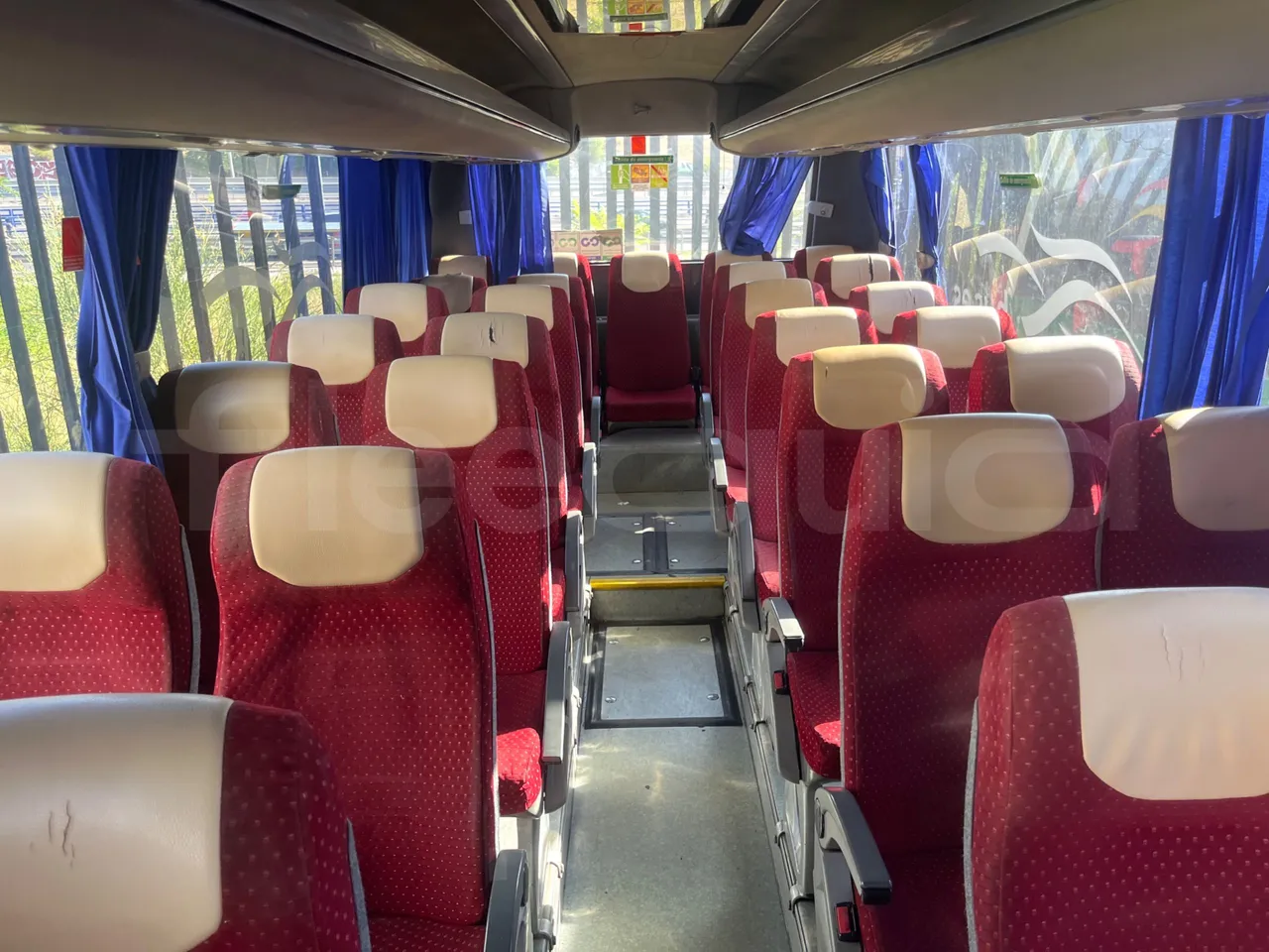 Volvo B12B 6X2 - EUR4 - 338kW -14.995m - toilette accessories photo