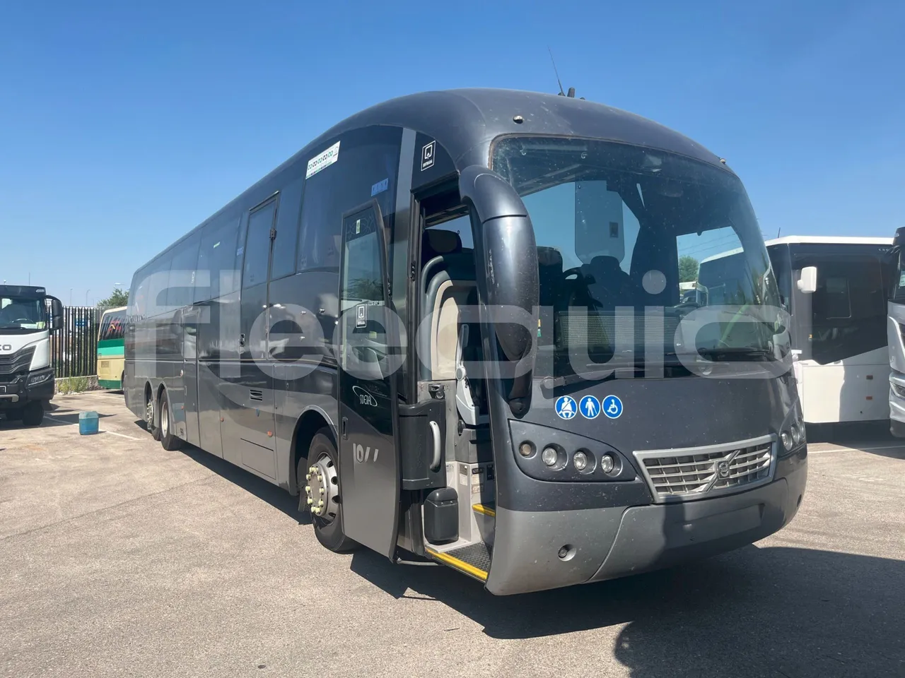 Volvo B12B 6X2 - EUR4 - 338kW -14.995m - Base cover photo