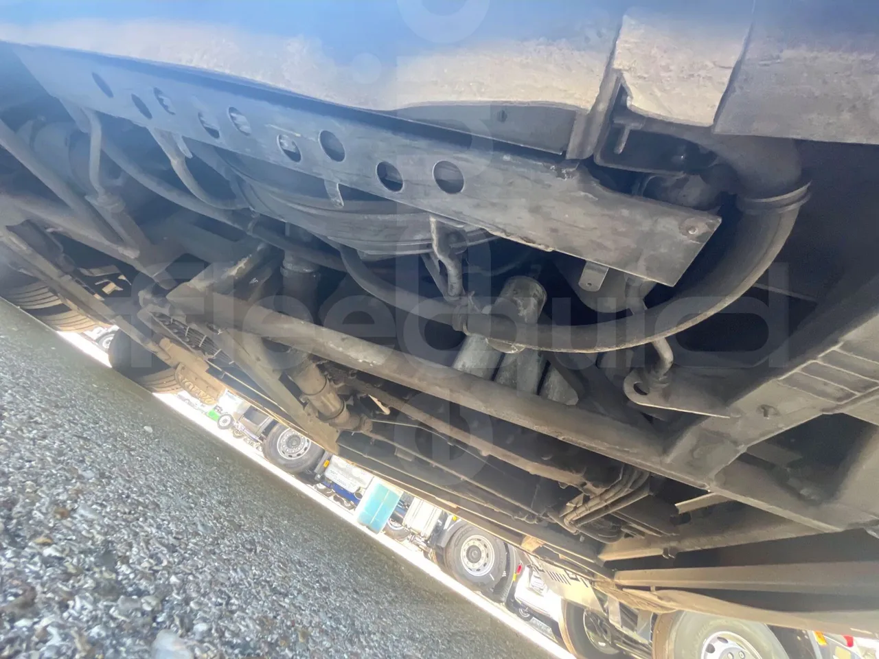 Volvo B12B 6X2 - EUR4 - 338kW -14.995m - front brake calipers left
