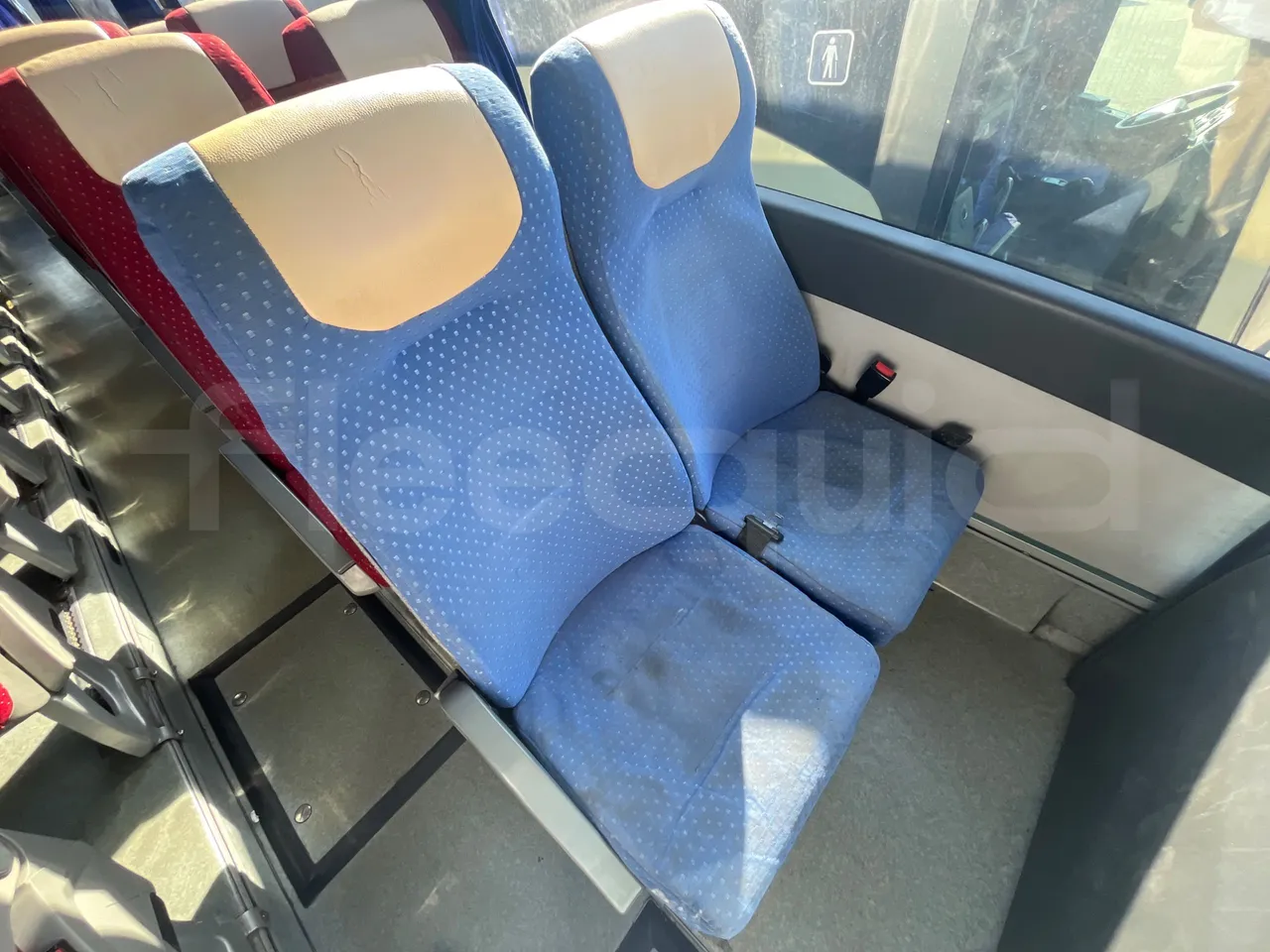 Volvo B12B 6X2 - EUR4 - 338kW -14.995m - interior reverse seats driver height (mandatory for bus to scrap)