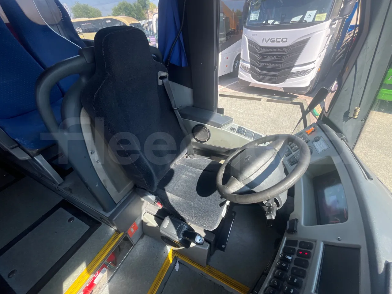 Volvo B12B 6X2 - EUR4 - 338kW -14.995m - seat plate photo