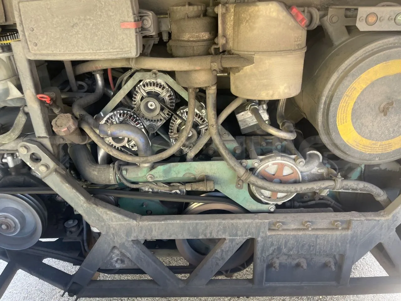 Volvo B12B 6X2 - EUR4 - 338kW -14.995m - rear hatch closed