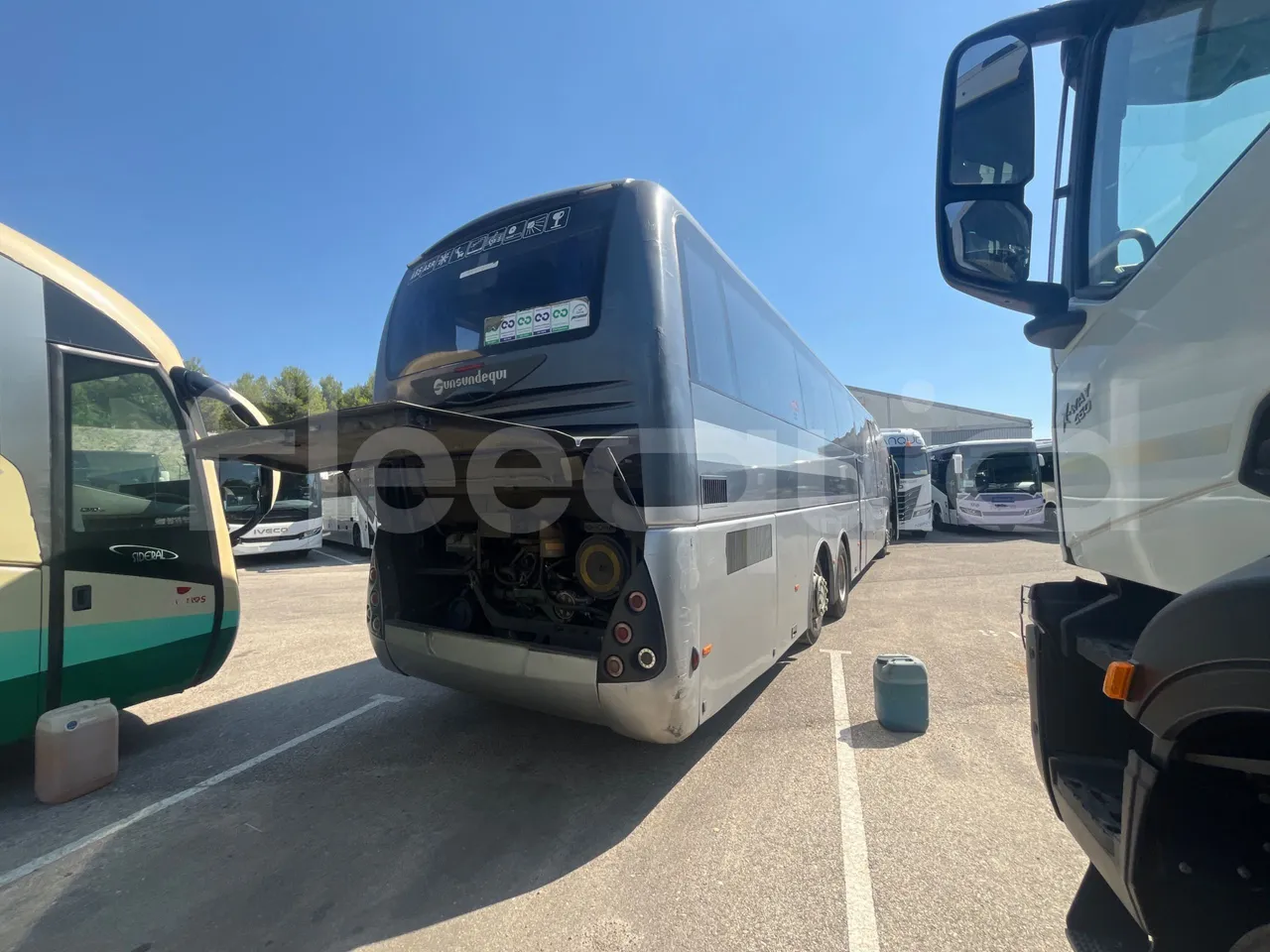 Volvo B12B 6X2 - EUR4 - 338kW -14.995m - rear hatch open (mandatory  for bus to scrap)