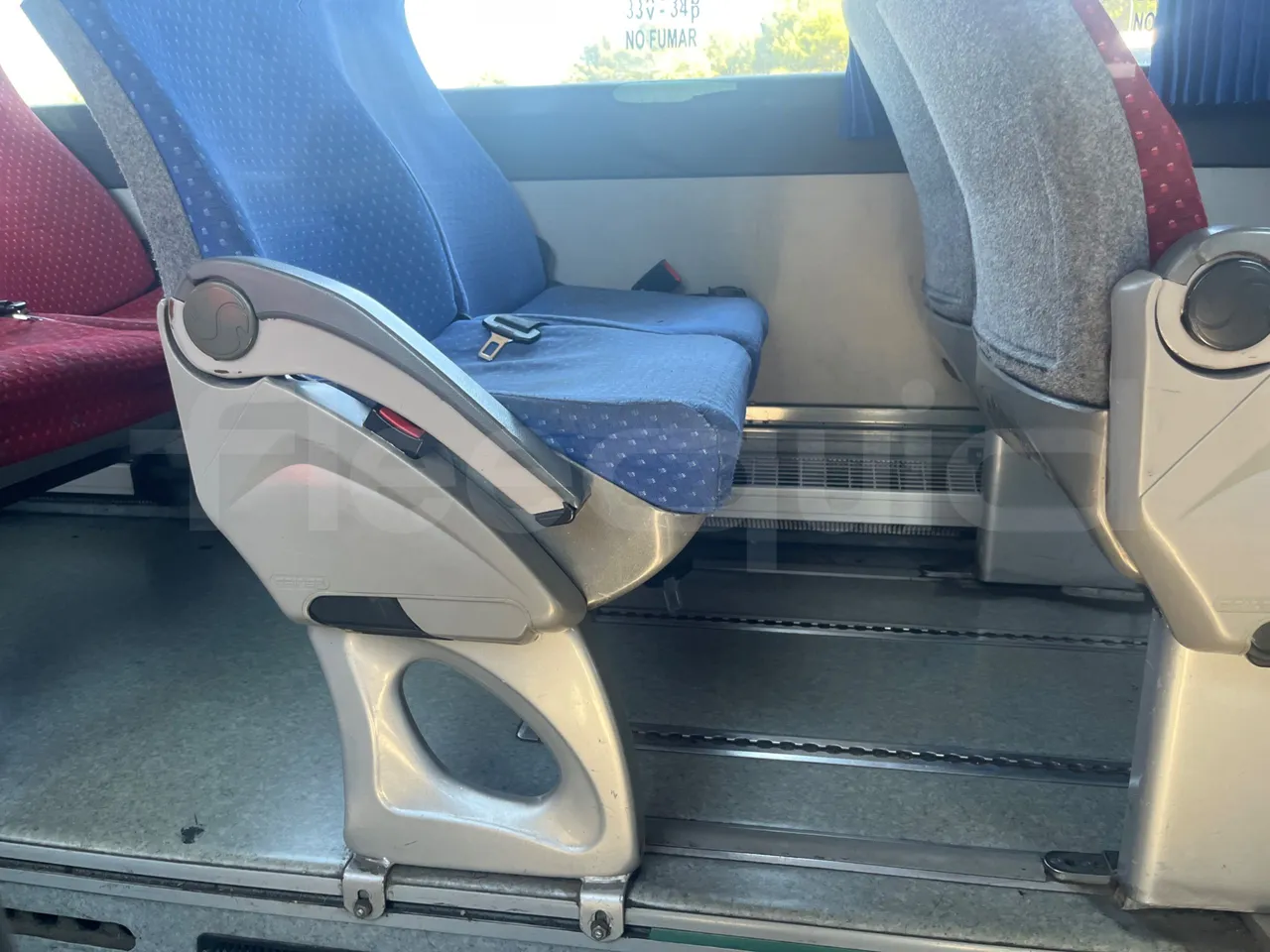 Volvo B12B 6X2 - EUR4 - 338kW -14.995m - hostess seat photo