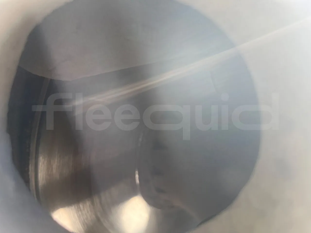 Volvo B12B 6X2 - EUR4 - 338kW -14.995m - central undercarriage photo