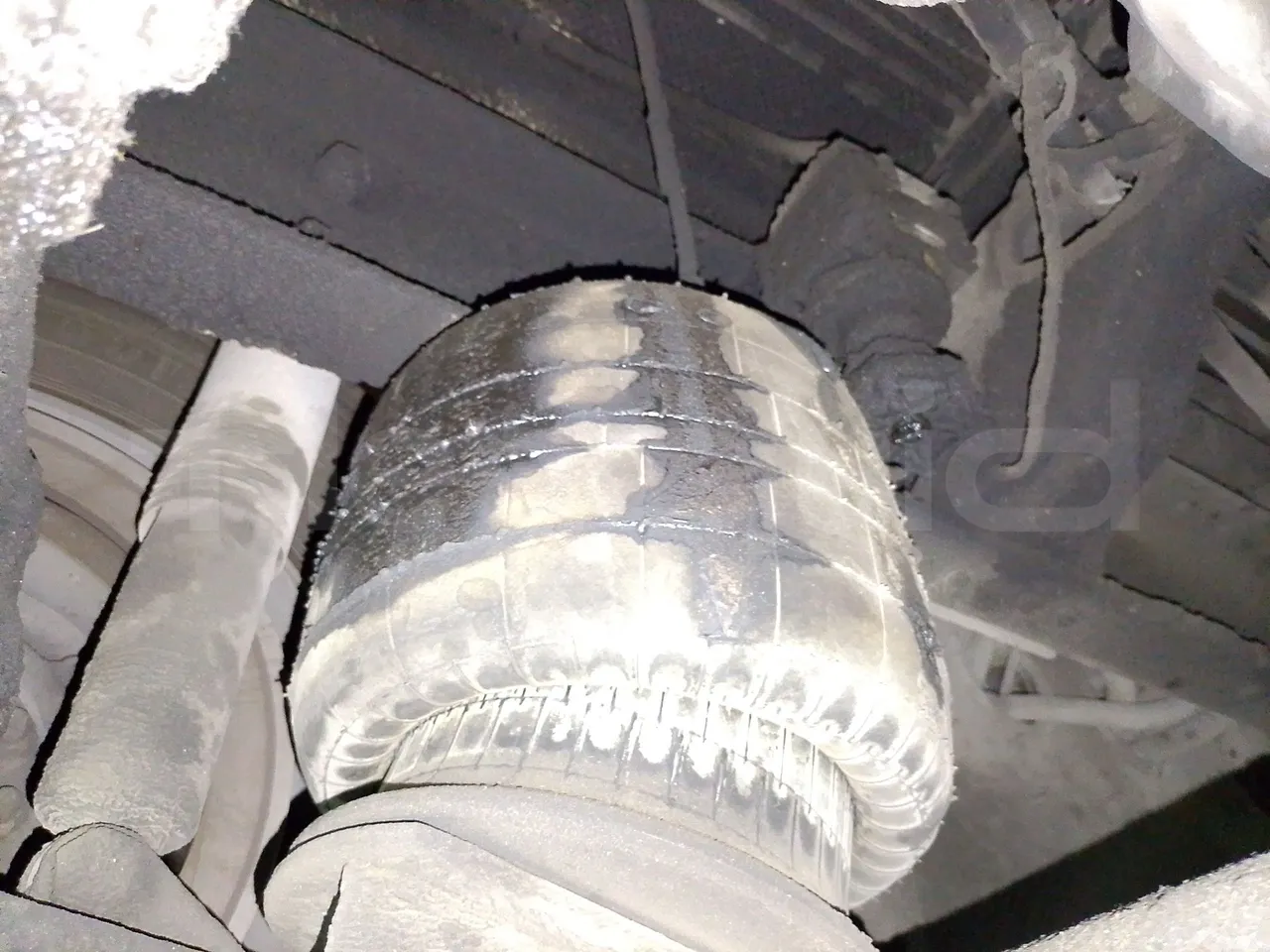 King Long XMQ6900 XIAMEN-EUR4-160Kw-8,995m - axel 2 air springs 1 right
