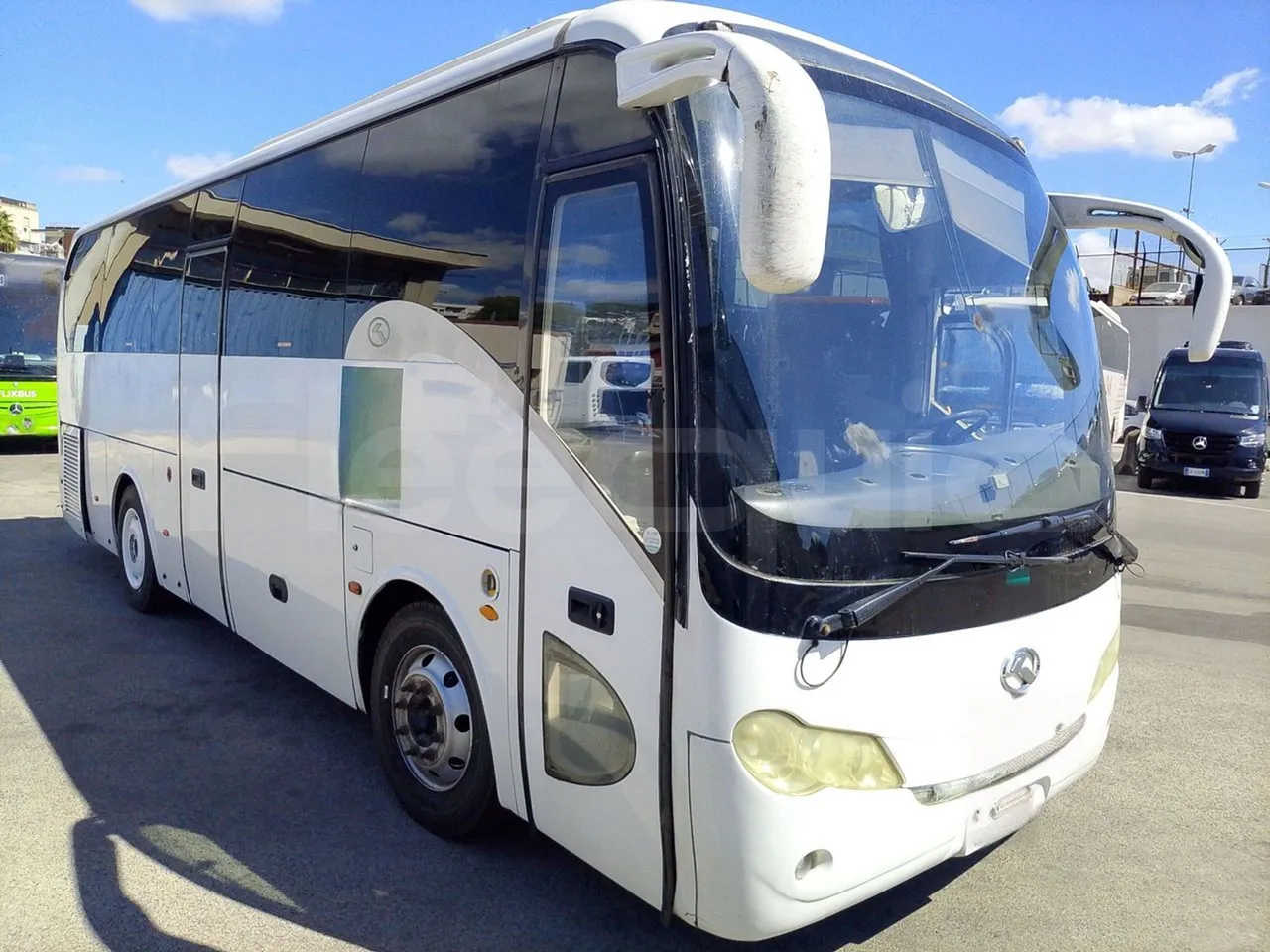 King Long XMQ6900 XIAMEN-EUR4-160Kw-8,995m - Base cover photo