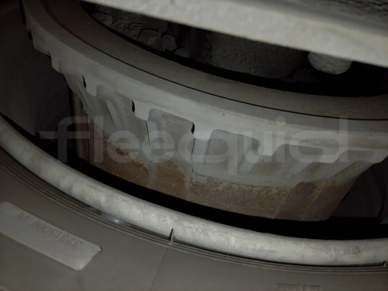 King Long XMQ6900 XIAMEN-EUR4-160Kw-8,995m - axel 3 discs left