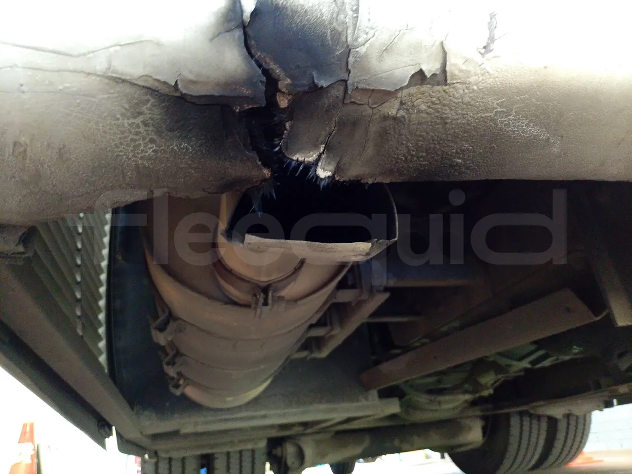 King Long XMQ6900 XIAMEN-EUR4-160Kw-8,995m - exhaust photo