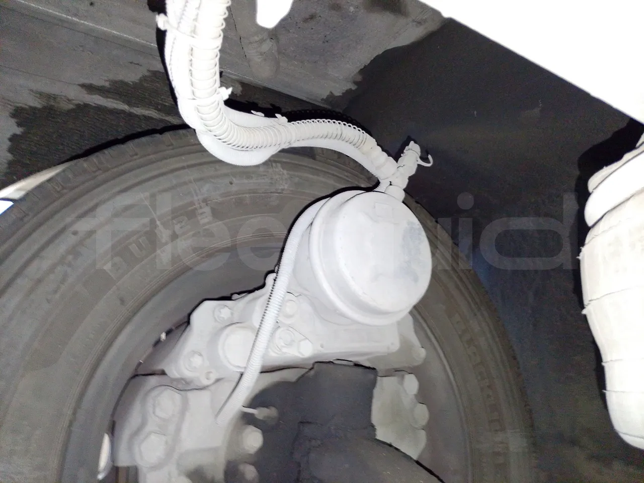 King Long XMQ6900 XIAMEN-EUR4-160Kw-8,995m - front brake calipers left