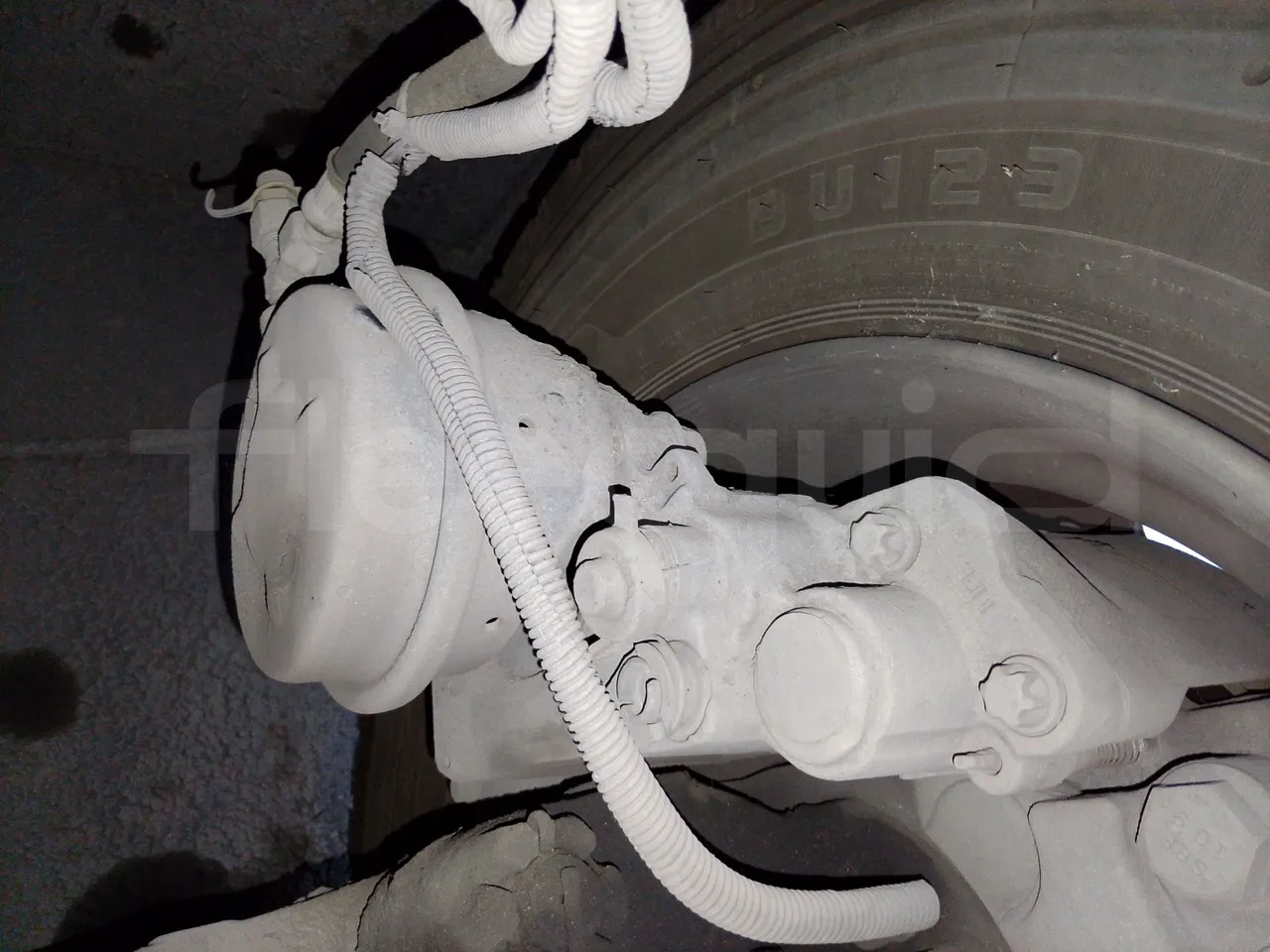 King Long XMQ6900 XIAMEN-EUR4-160Kw-8,995m - front brake calipers right