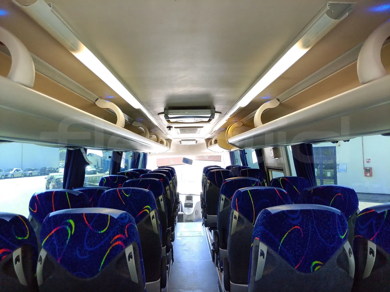 King Long XMQ6900 XIAMEN-EUR4-160Kw-8,995m - forward view middle aisle