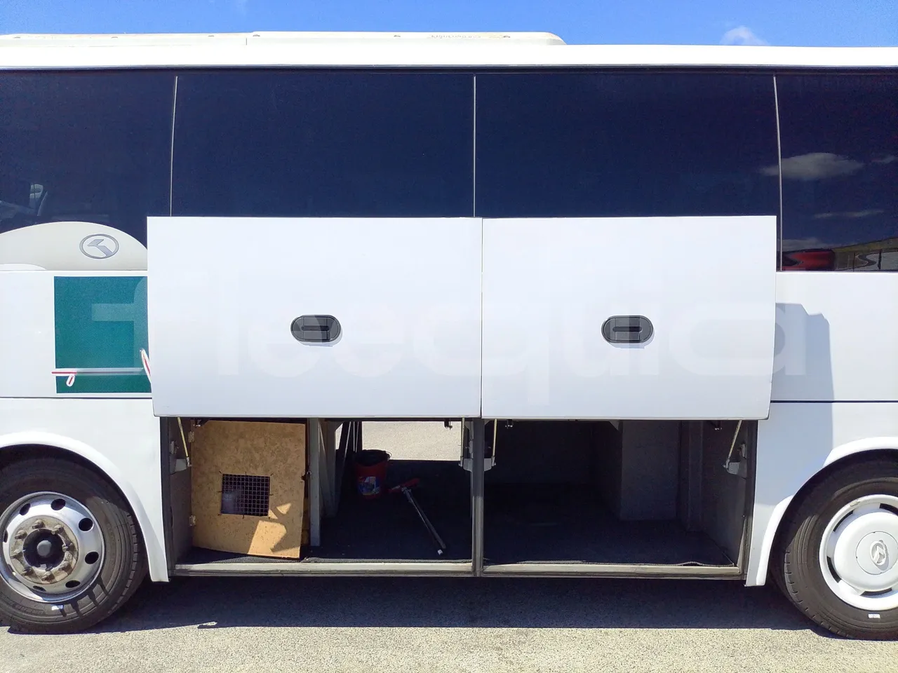 King Long XMQ6900 XIAMEN-EUR4-160Kw-8,995m - luggage rack photo