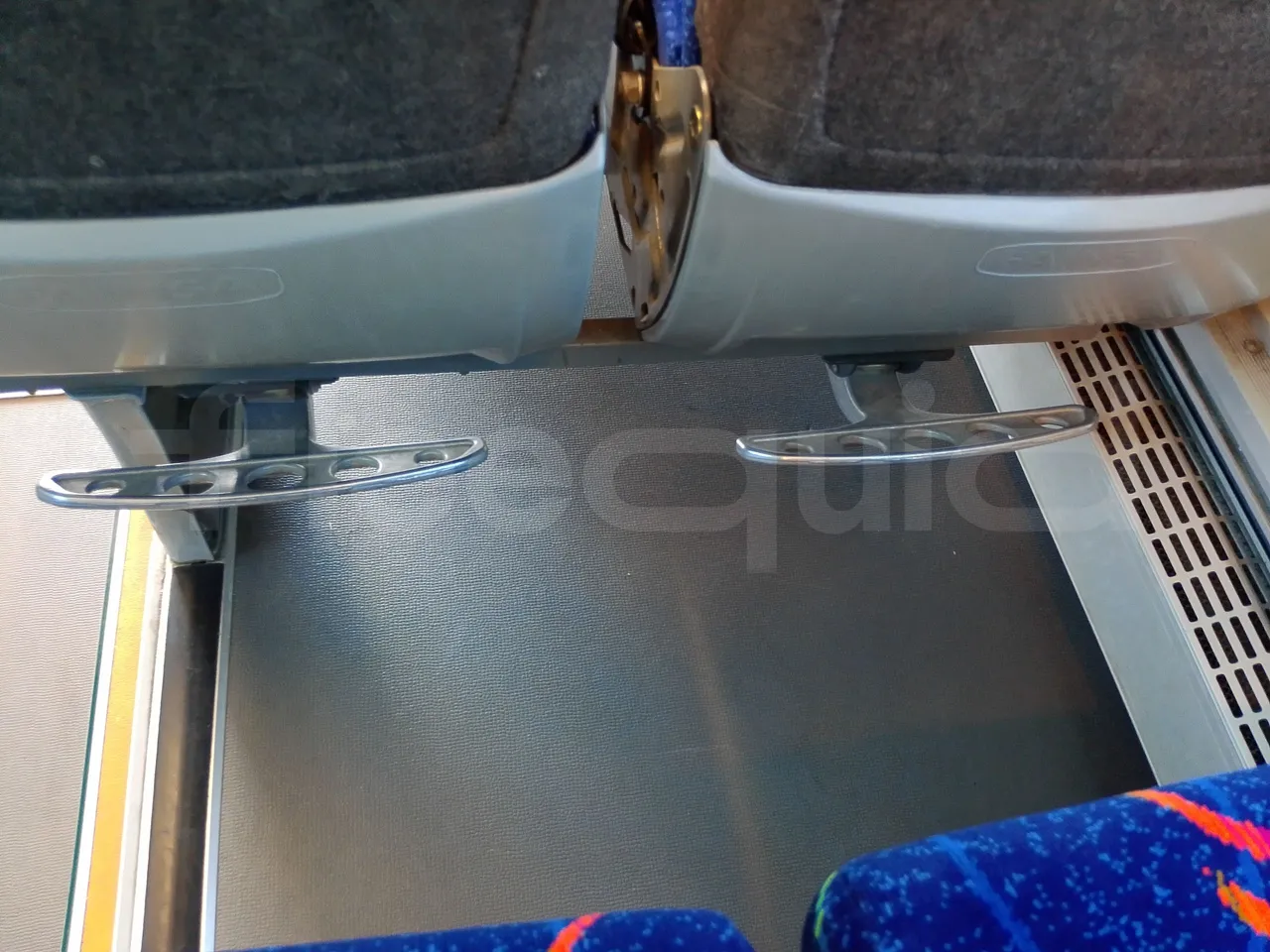 King Long XMQ6900 XIAMEN-EUR4-160Kw-8,995m - power outlets detail