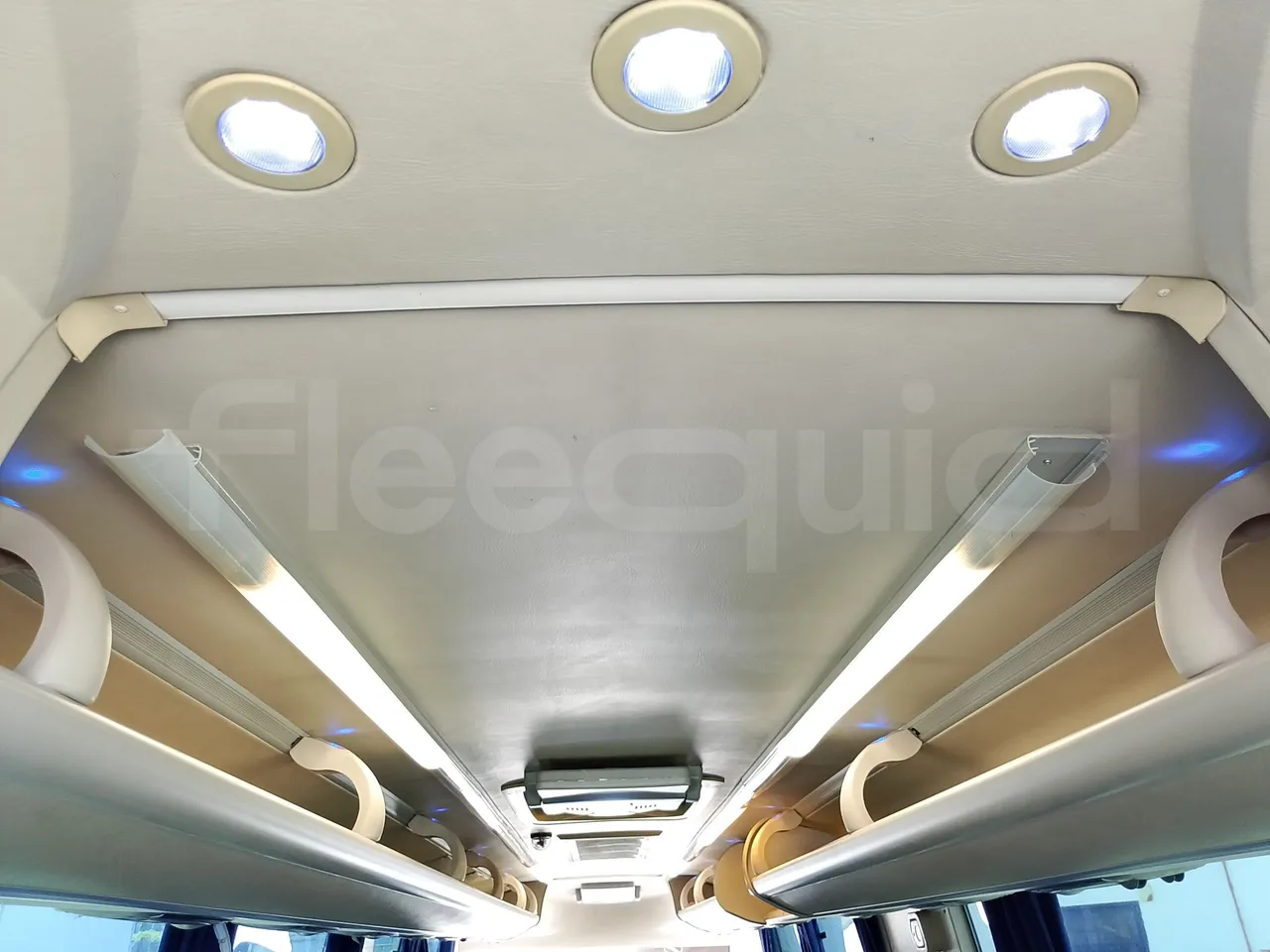 King Long XMQ6900 XIAMEN-EUR4-160Kw-8,995m - overhead compartments photo