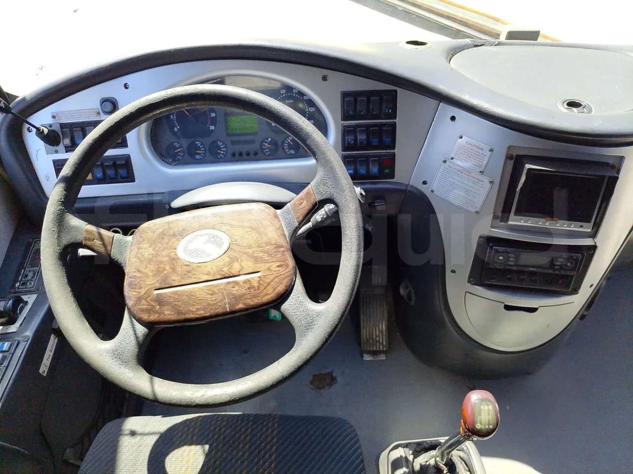 King Long XMQ6900 XIAMEN-EUR4-160Kw-8,995m - steering wheel photo