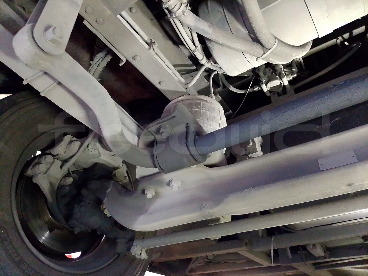 King Long XMQ6900 XIAMEN-EUR4-160Kw-8,995m - front axle right side