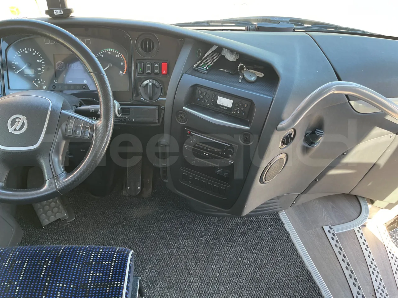 Irizar i6 AD2 I6 13.35- EUR6 - 320kW - 12.92m - radio accessories photo