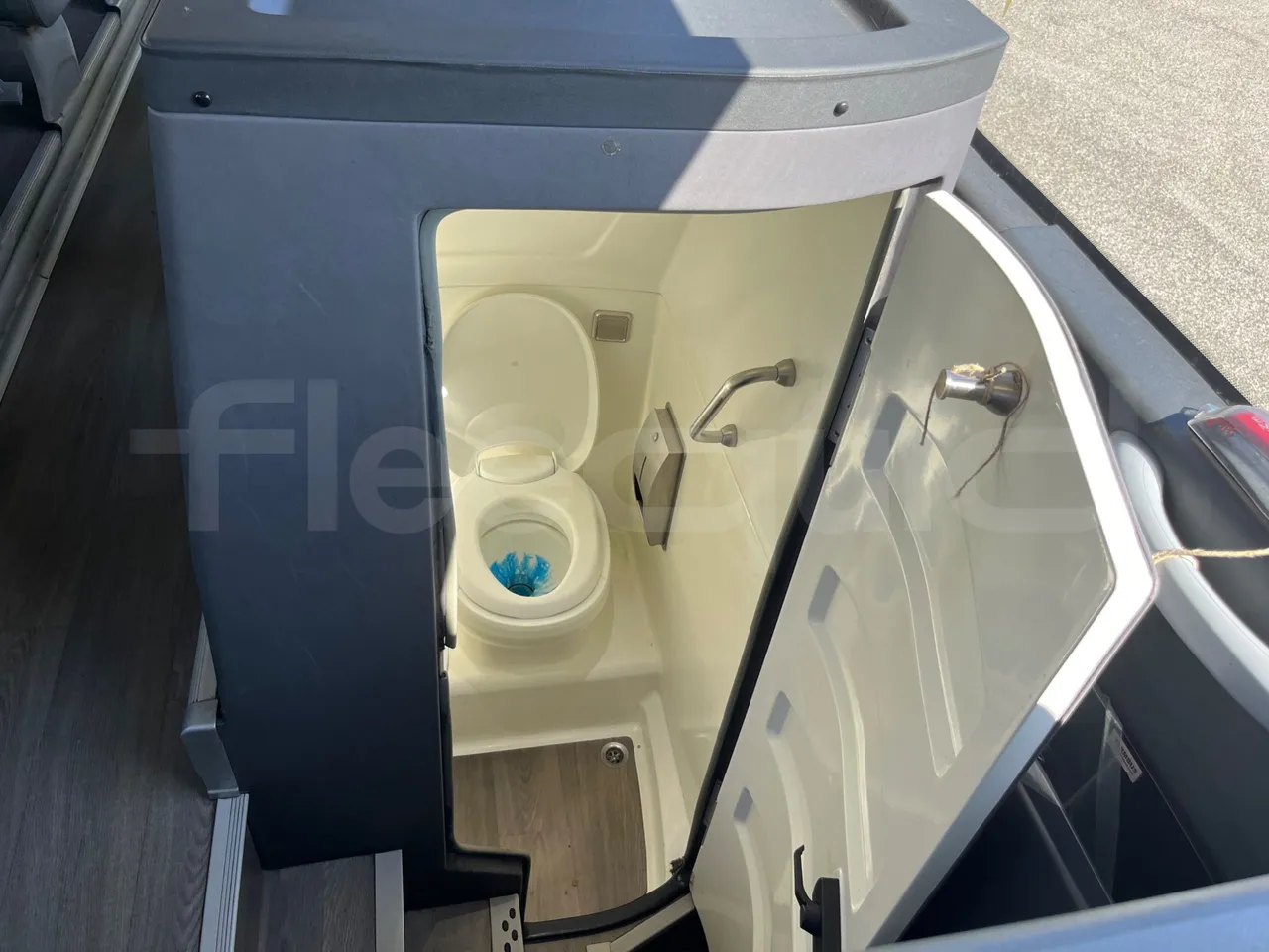 Irizar i6 AD2 I6 13.35- EUR6 - 320kW - 12.92m - toilette accessories photo