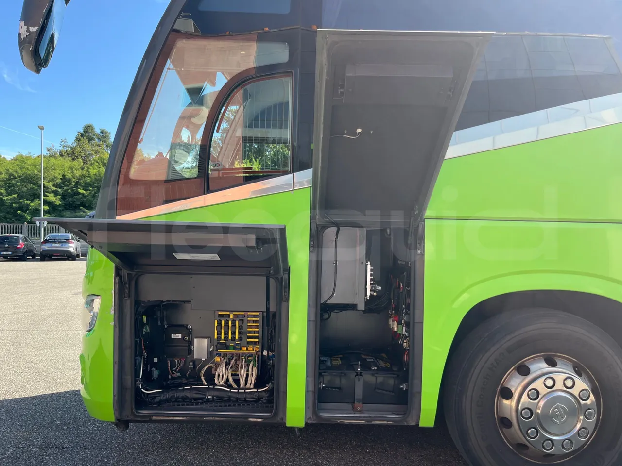 Irizar i6 AD2 I6 13.35- EUR6 - 320kW - 12.92m - external compartments photo