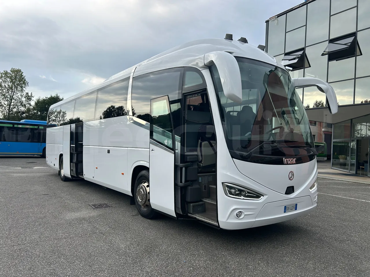 Irizar i6 - Fourth Door Open