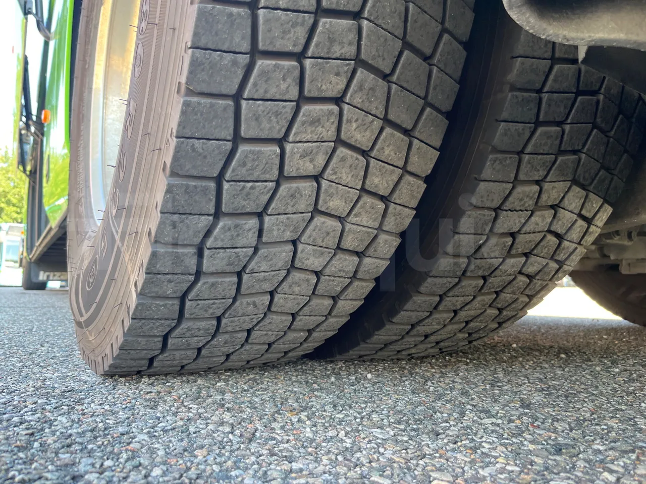 Irizar i6 AD2 I6 13.35- EUR6 - 320kW - 12.92m - tread condition second axle tires left