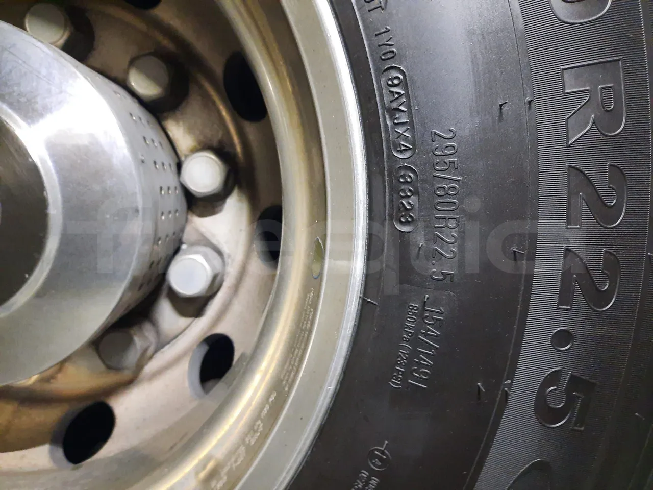 Irizar i6 - Third Axle Left Side: Tyre Size