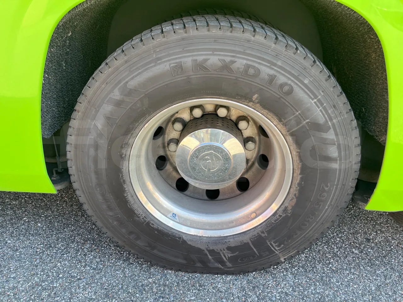 Irizar i6 AD2 I6 13.35- EUR6 - 320kW - 12.92m - rear left tire photo