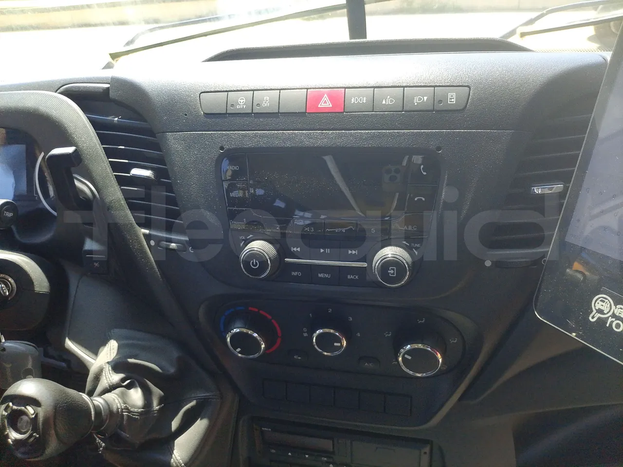 Iveco Indcar WGIVMY11 MOBI SCUOLABUS - EUR6 - 100Kw - 8,592m - radio accessories photo