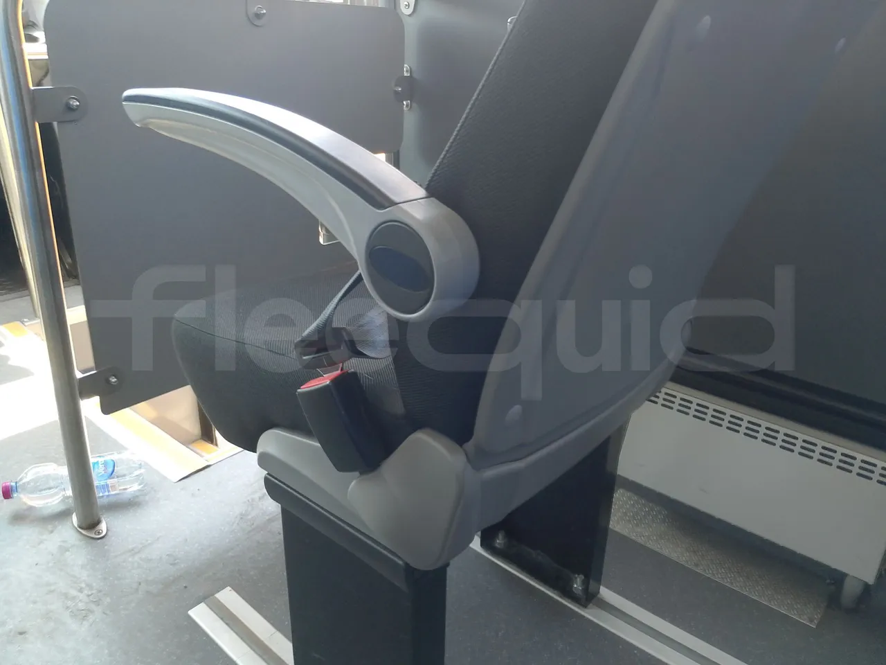 Iveco Indcar WGIVMY11 MOBI SCUOLABUS - EUR6 - 100Kw - 8,592m - armrest detail photo