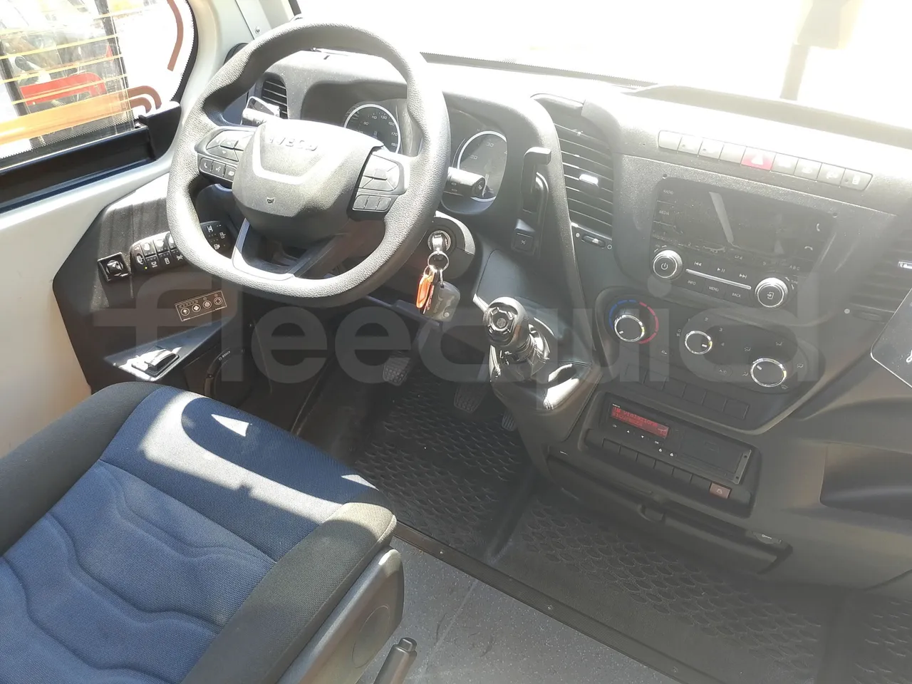 Iveco Indcar WGIVMY11 MOBI SCUOLABUS - EUR6 - 100Kw - 8,592m - buttons panels on (mandatory for bus to scrap)