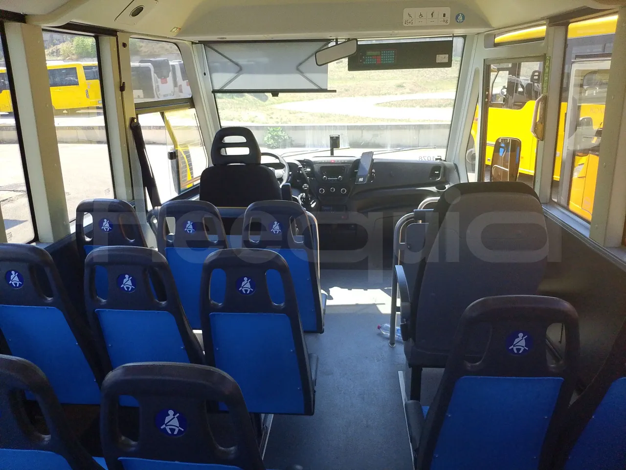 Iveco Indcar WGIVMY11 MOBI SCUOLABUS - EUR6 - 100Kw - 8,592m - forward view all seats last row height