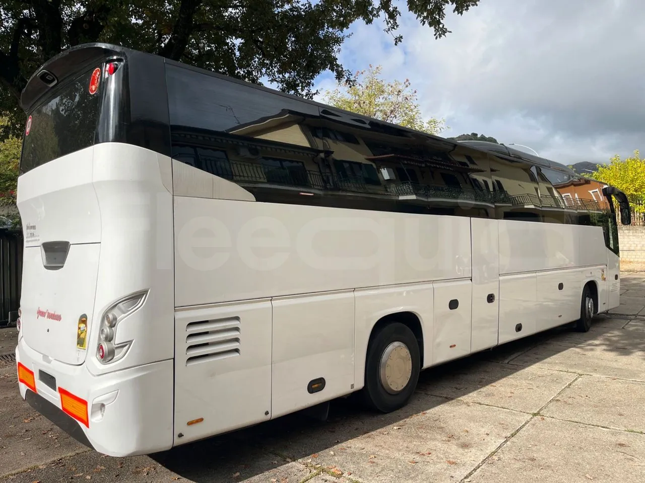 Vdl Futura FHD2129.410 -EUR5-300kW -12.875m - 3/4 right rear doors closed